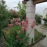 La Petite Maison De * 로양