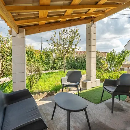 La Petite Maison De Nyaraló *