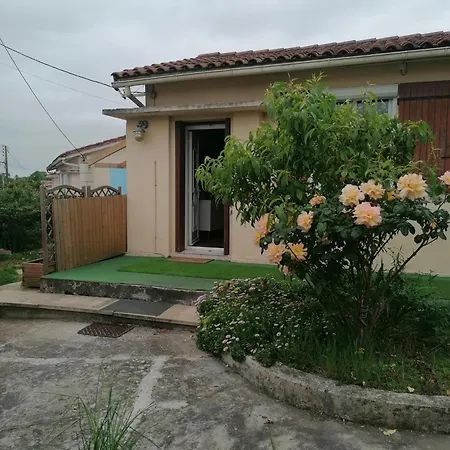 Holiday home La Petite Maison De *
