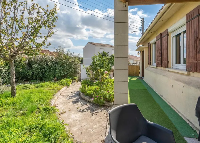 La Petite Maison De بيت للعطل